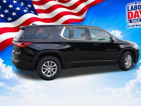 Used 2021 Chevrolet Traverse LS AWD/4WD image 4