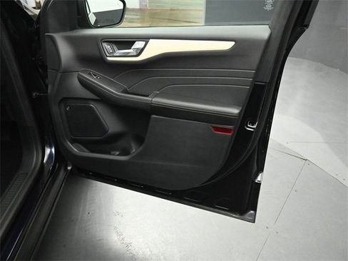 Certified 2021 Ford Escape Titanium w/ Titanium Elite Package image 35