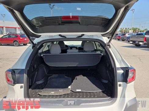 Used 2023 Subaru Outback Premium AWD/4WD image 29