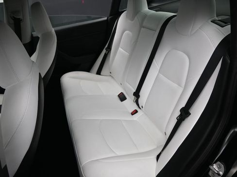 Used 2023 Tesla Model 3 Standard Range image 28