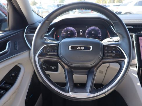 Used 2021 Jeep Grand Cherokee L Overland image 16