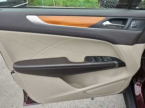 Used 2019 Lincoln MKC Select w/ Select Plus Package image 14