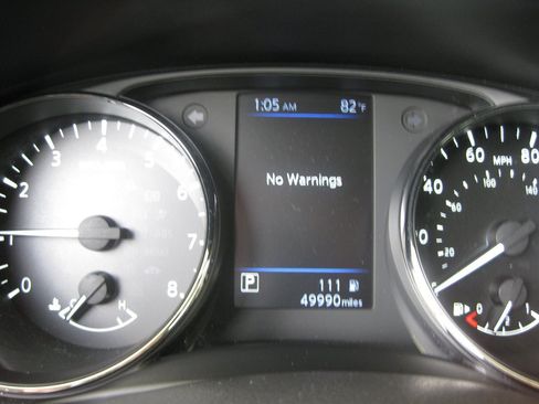 Used 2021 Nissan Rogue Sport SV FWD image 17