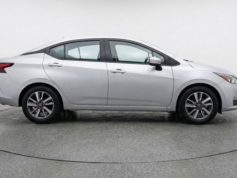 Used 2025 Nissan Versa SV FWD image 11