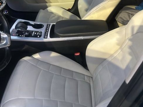 Used 2022 Kia Stinger GT2 image 16