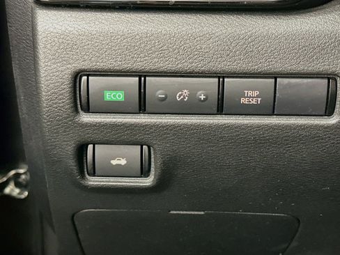 Used 2024 Nissan Sentra SV FWD image 17
