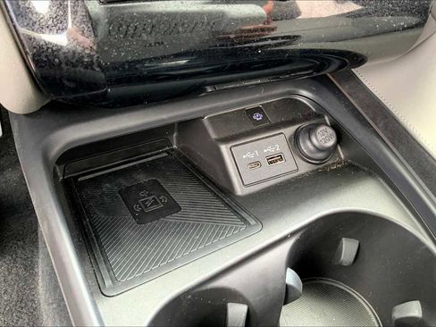 Used 2024 INFINITI QX50 Sensory image 30