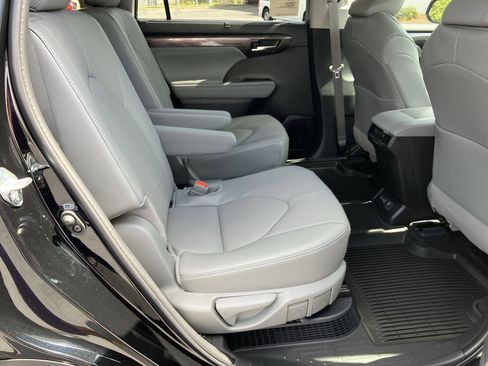 New 2026 Toyota Highlander Limited AWD/4WD image 11