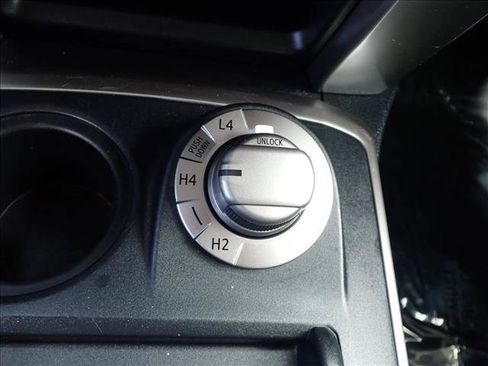 Used 2019 Toyota 4Runner SR5 AWD/4WD image 20