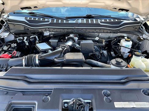 Used 2021 Ford F250 XLT AWD/4WD image 11