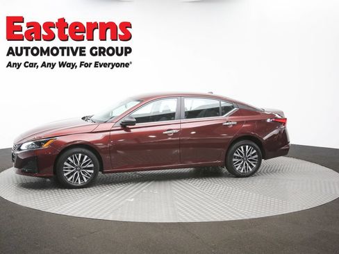 Used 2025 Nissan Altima 2.5 SV AWD/4WD image 54