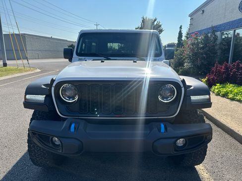 Used 2024 Jeep Wrangler Unlimited AWD/4WD image 9