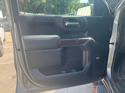 Used 2021 GMC Sierra 1500 SLT w/ SLT Convenience Package AWD/4WD image 17