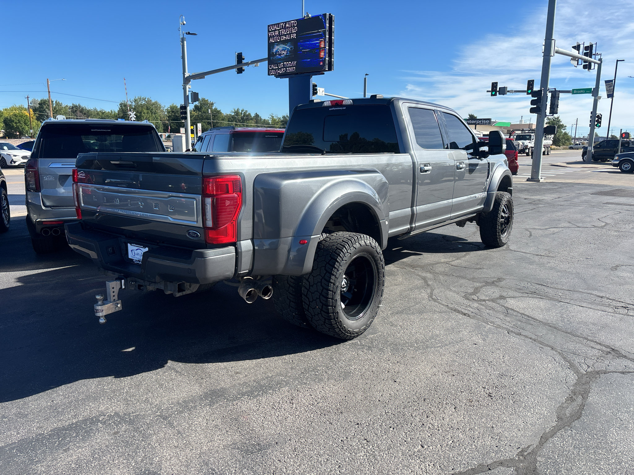 Used 2022 Ford F450 Limited w/ FX4 Off-Road Package AWD/4WD image 6