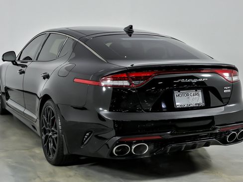 Used 2022 Kia Stinger GT2 image 10