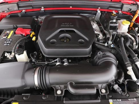 Used 2025 Jeep Wrangler Unlimited Sahara image 15