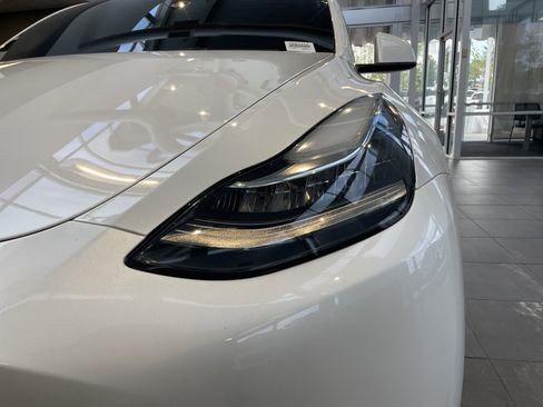 Used 2023 Tesla Model Y Long Range AWD/4WD image 5