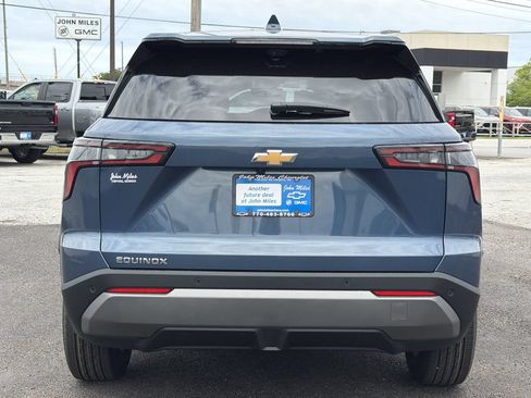 New 2026 Chevrolet Equinox LT w/ Convenience Package II FWD image 21