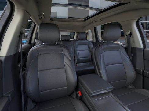 New 2026 Lincoln Nautilus Premier image 10