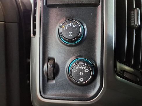 Used 2018 Chevrolet Silverado 1500 LT w/ All Star Edition image 18