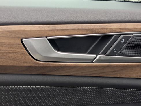 New 2026 Volkswagen Atlas SE image 12