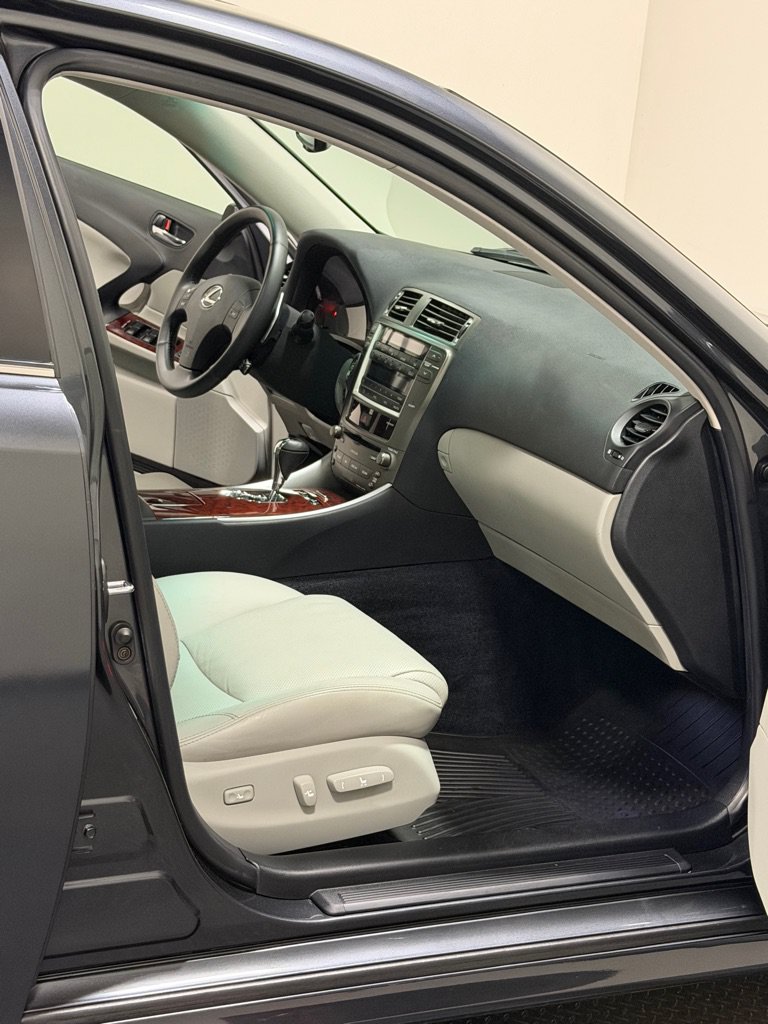 Used 2006 Lexus IS 250 AWD image 11