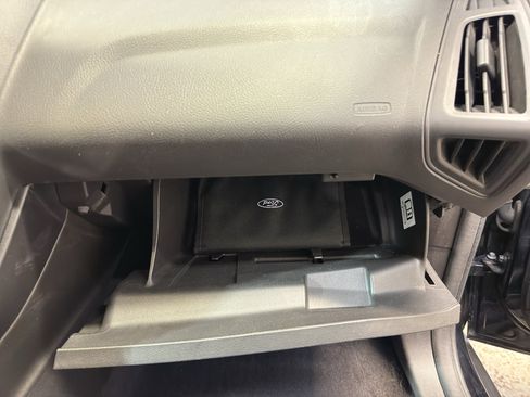 Used 2016 Ford Focus SE FWD image 23