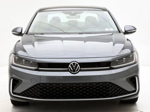 Used 2025 Volkswagen Jetta SEL image 5