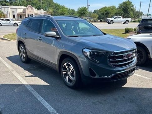 Used 2021 GMC Terrain SLT FWD image 2