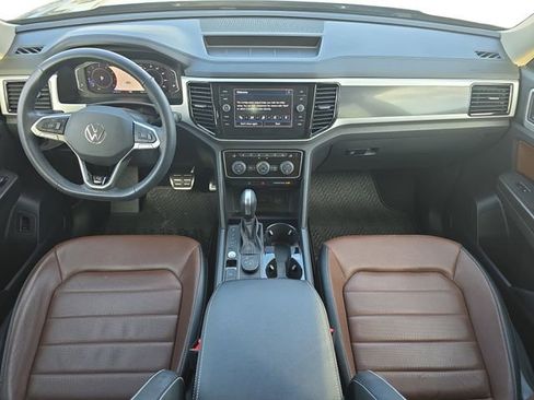 Used 2022 Volkswagen Atlas SEL Premium image 9