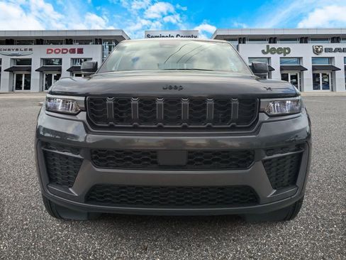 New 2026 Jeep Grand Cherokee Altitude AWD/4WD image 3
