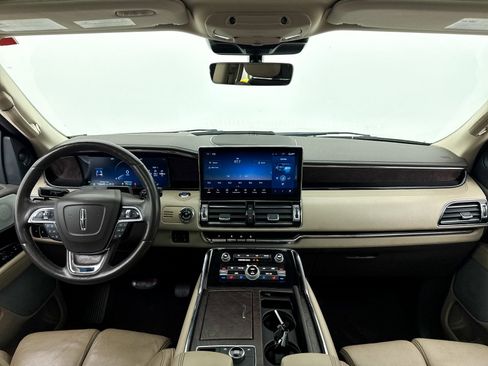 Used 2022 Lincoln Navigator Reserve image 22