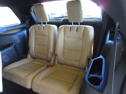 Used 2016 Ford Explorer XLT w/ Equipment Group 202A image 25