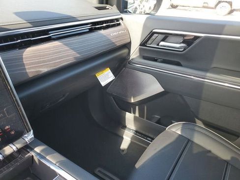 New 2025 GMC Sierra EV Denali AWD/4WD image 25