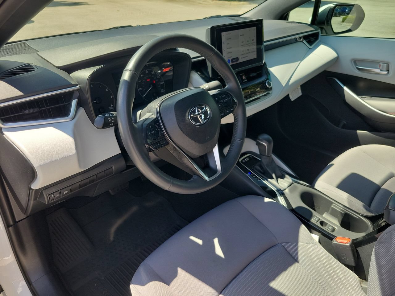 Used 2024 Toyota Corolla SE FWD image 15