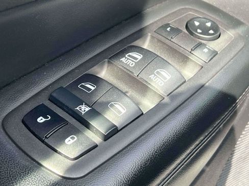Used 2022 Jeep Grand Cherokee Laredo X AWD/4WD image 16