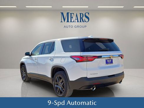 Used 2023 Chevrolet Traverse LS image 4