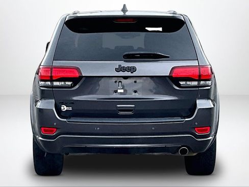 Used 2020 Jeep Grand Cherokee Altitude AWD/4WD image 5