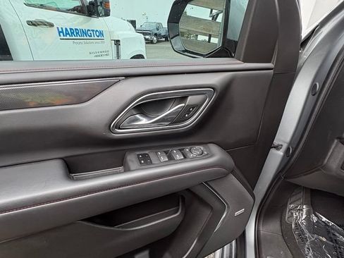 Used 2024 Chevrolet Suburban RST w/ Luxury Package AWD/4WD image 15