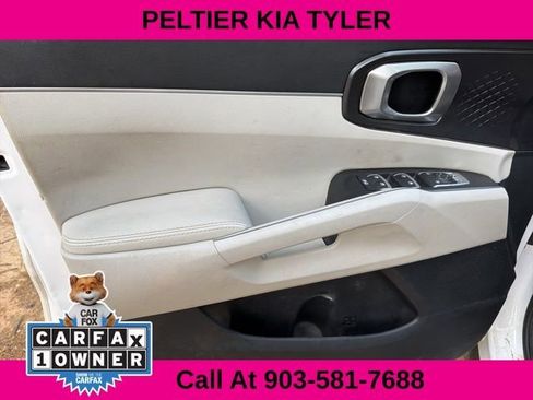 Used 2022 Kia Sorento S image 16
