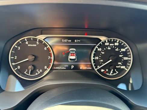 Used 2023 Nissan Rogue SV AWD/4WD image 13