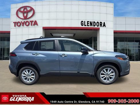 New 2026 Toyota Corolla Cross LE FWD image 12