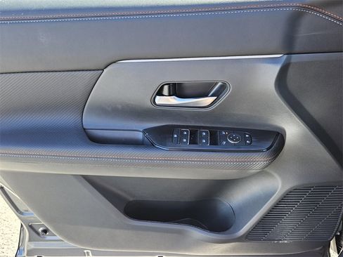 New 2026 Nissan Kicks SR image 28