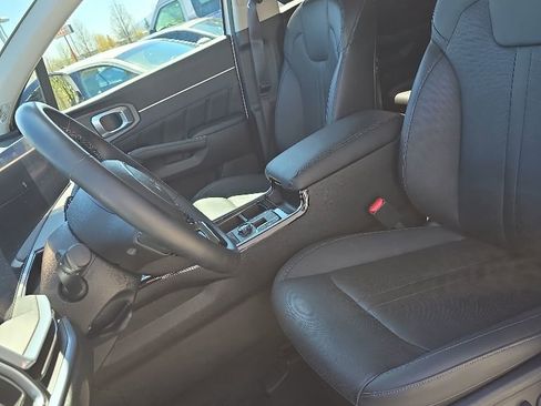 Used 2025 Kia Sorento SX AWD/4WD image 15