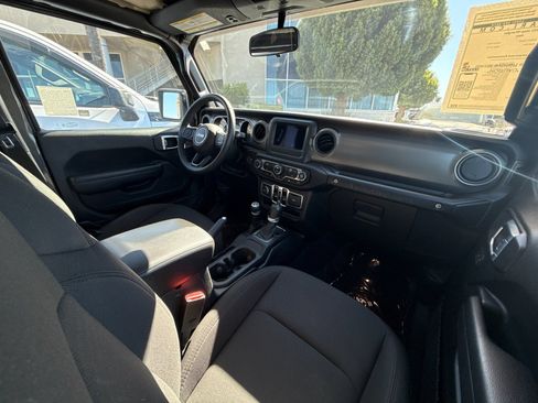 Used 2023 Jeep Wrangler Unlimited AWD/4WD image 14