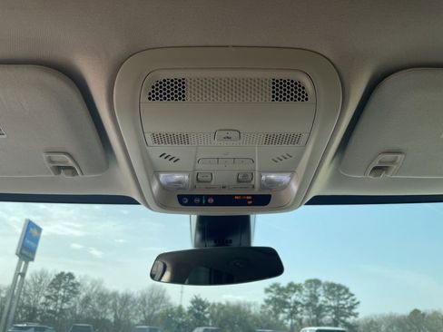 Used 2019 Cadillac XT5 Luxury w/ Advanced Security Package image 18