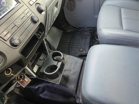 Used 2015 Ford F250 XL image 25