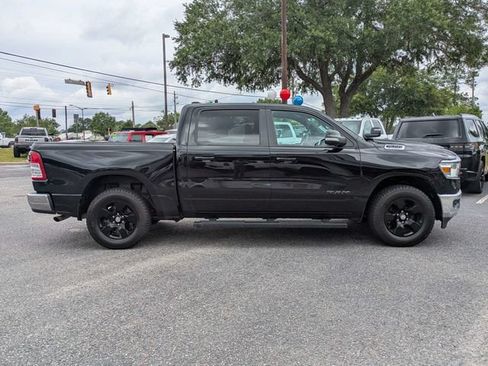 Used 2022 RAM 1500 Big Horn AWD/4WD image 3