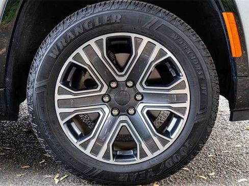 Used 2022 Jeep Wagoneer Series III w/ Flexible Seating Group image 27