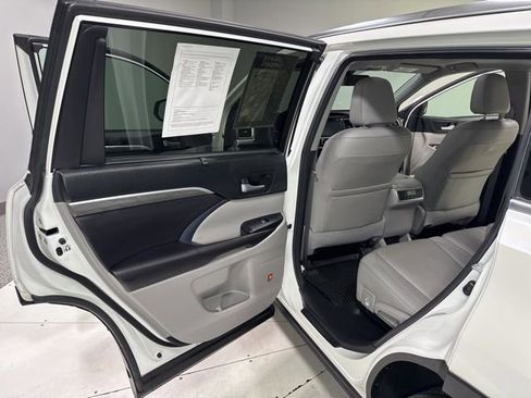 Used 2017 Toyota Highlander Limited FWD image 27